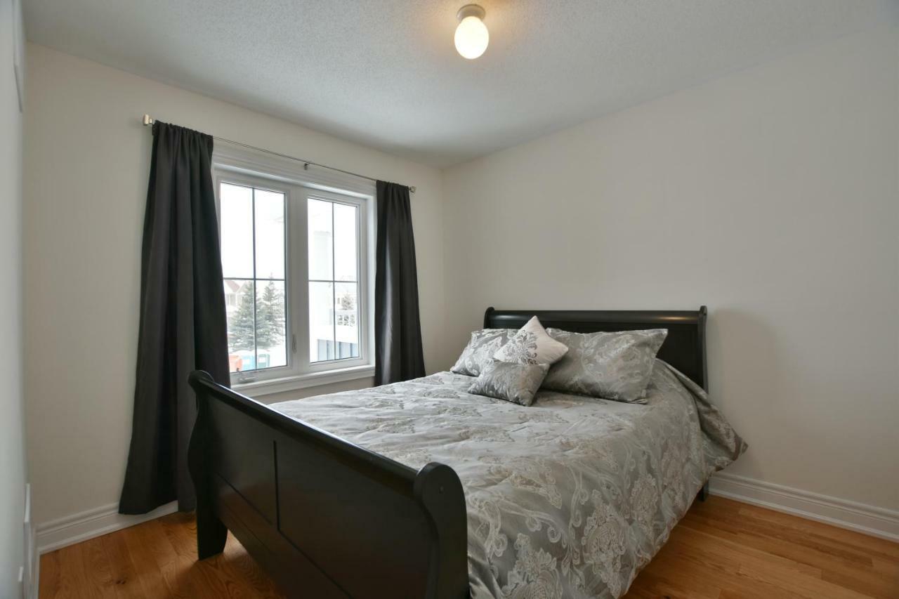 New Blue Mountain Village Snowbridge Executive Townhome Sleeps 10 With Outdoor Pool And Shuttle Nottawa المظهر الخارجي الصورة