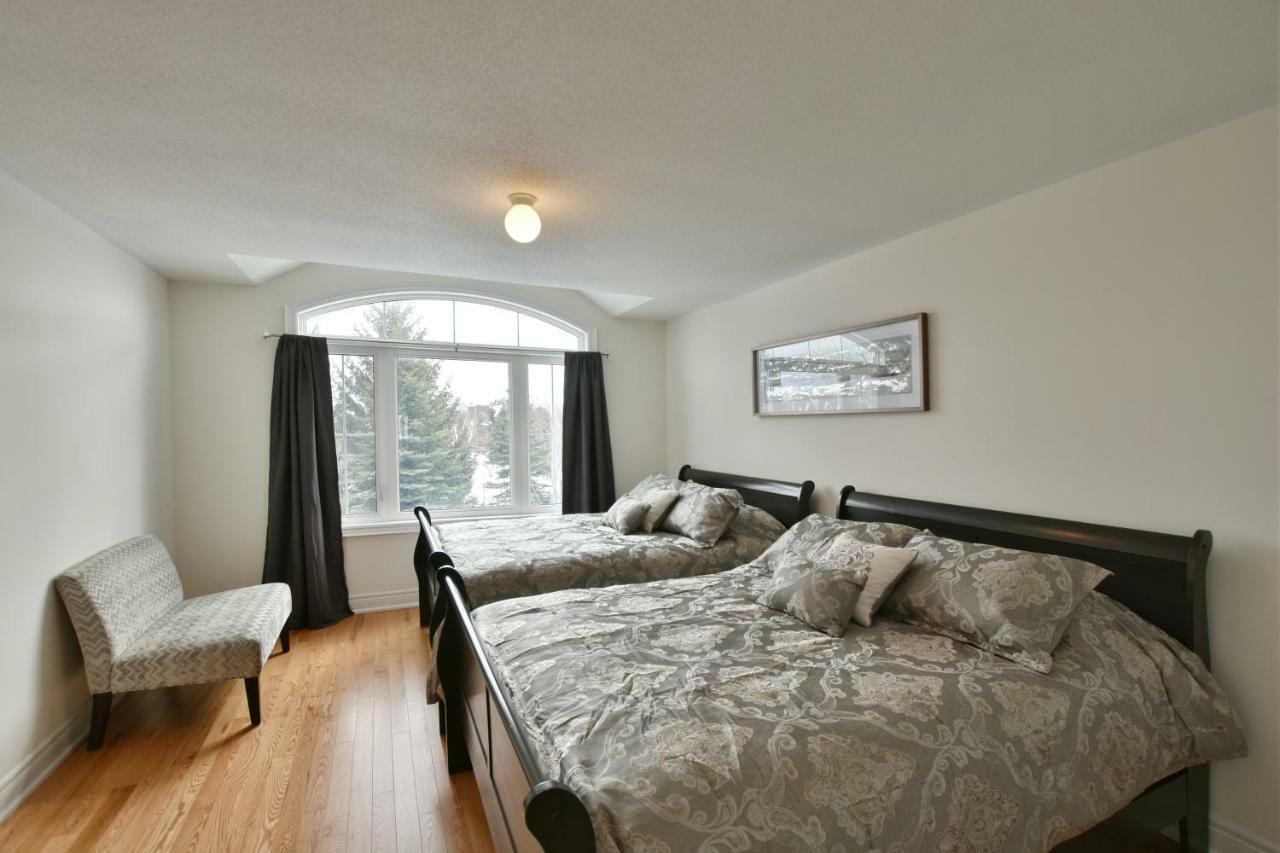 New Blue Mountain Village Snowbridge Executive Townhome Sleeps 10 With Outdoor Pool And Shuttle Nottawa المظهر الخارجي الصورة