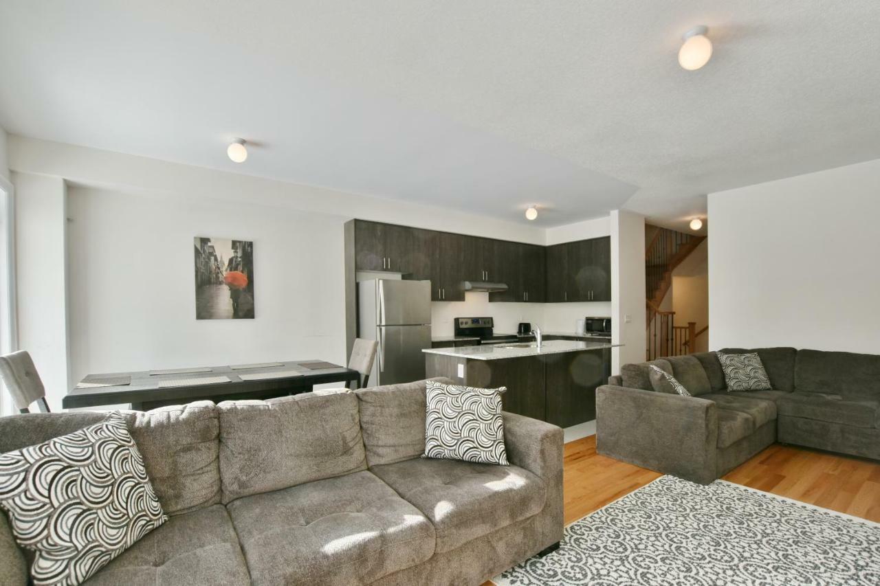 New Blue Mountain Village Snowbridge Executive Townhome Sleeps 10 With Outdoor Pool And Shuttle Nottawa المظهر الخارجي الصورة